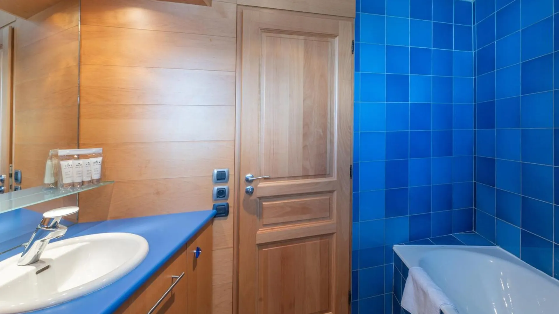 Apartment Spacieux 4 Pieces, 4 Adultes+2 Enfants, Parking, Alpe D'Huez - Fr-1-645-78